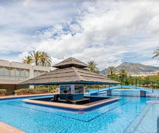 El Estudio De La Playa Benalbeach Holidays Paradise Benalmádena Eksteriør billede
