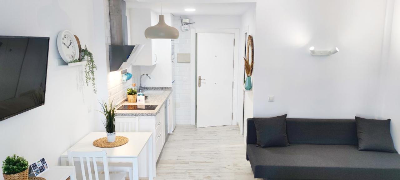 El Estudio De La Playa Benalbeach Holidays Paradise Benalmádena Eksteriør billede