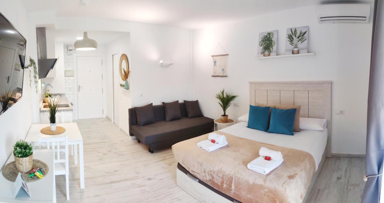 El Estudio De La Playa Benalbeach Holidays Paradise Benalmádena Eksteriør billede