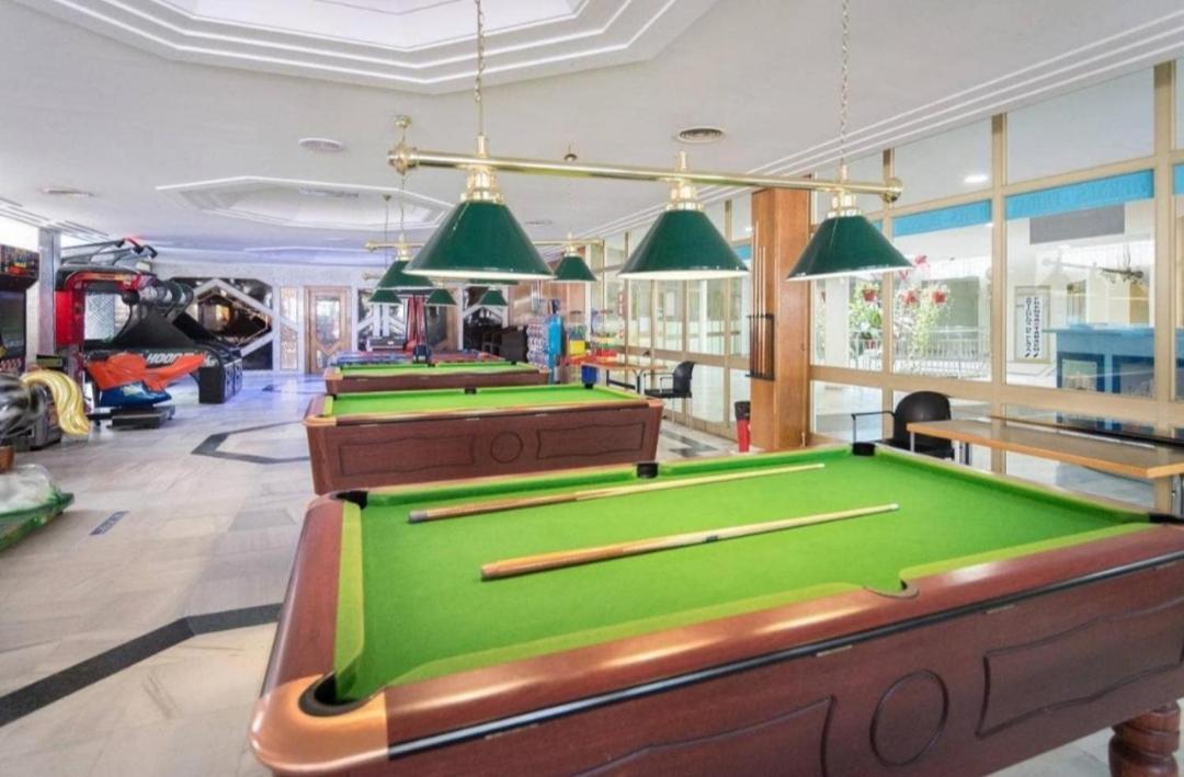 El Estudio De La Playa Benalbeach Holidays Paradise Benalmádena Eksteriør billede