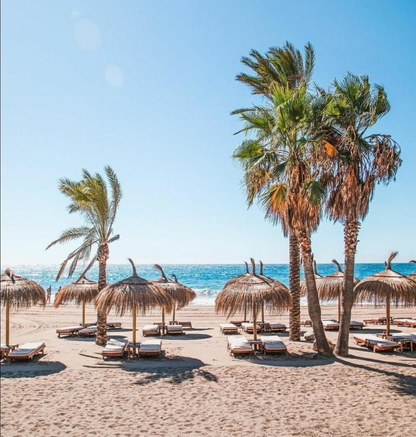 El Estudio De La Playa Benalbeach Holidays Paradise Benalmádena Eksteriør billede