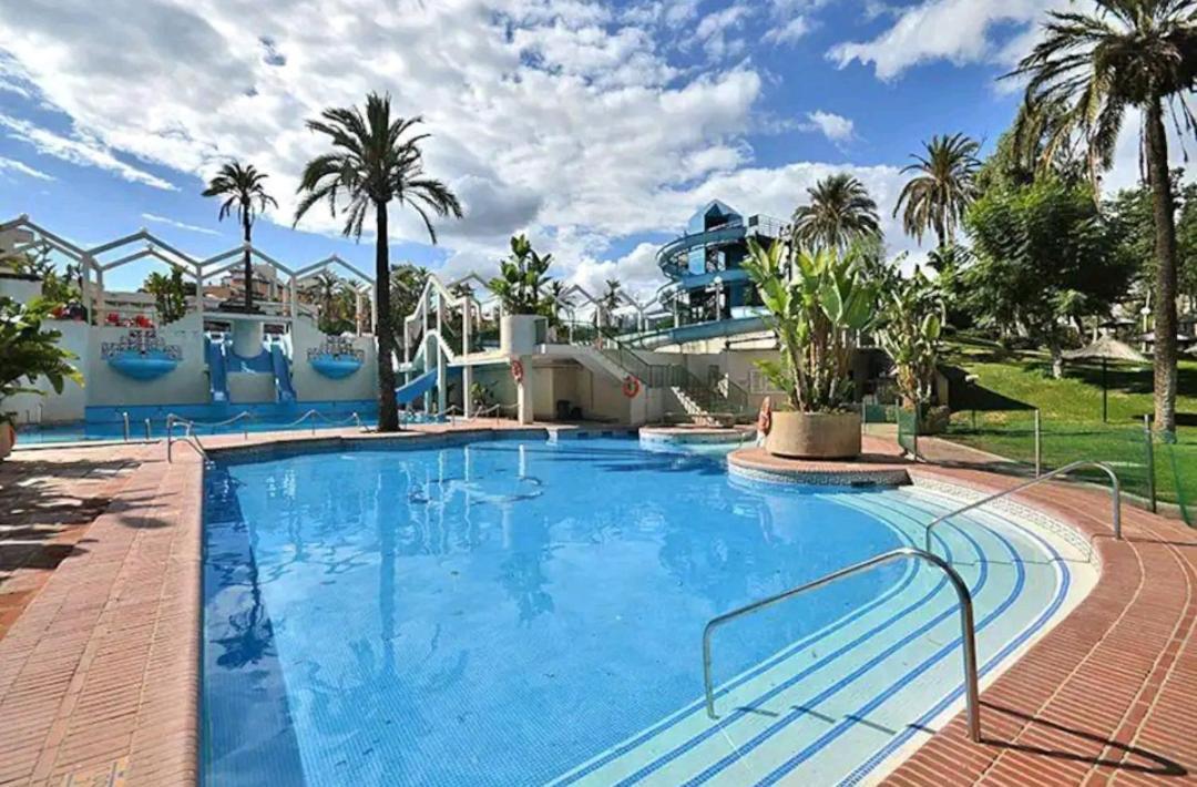 El Estudio De La Playa Benalbeach Holidays Paradise Benalmádena Eksteriør billede