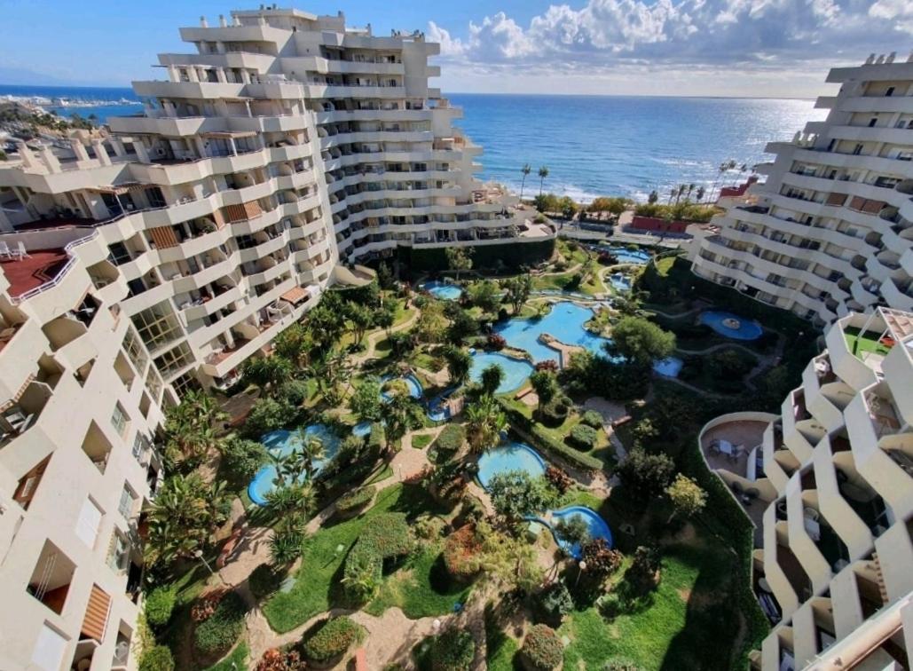 El Estudio De La Playa Benalbeach Holidays Paradise Benalmádena Eksteriør billede