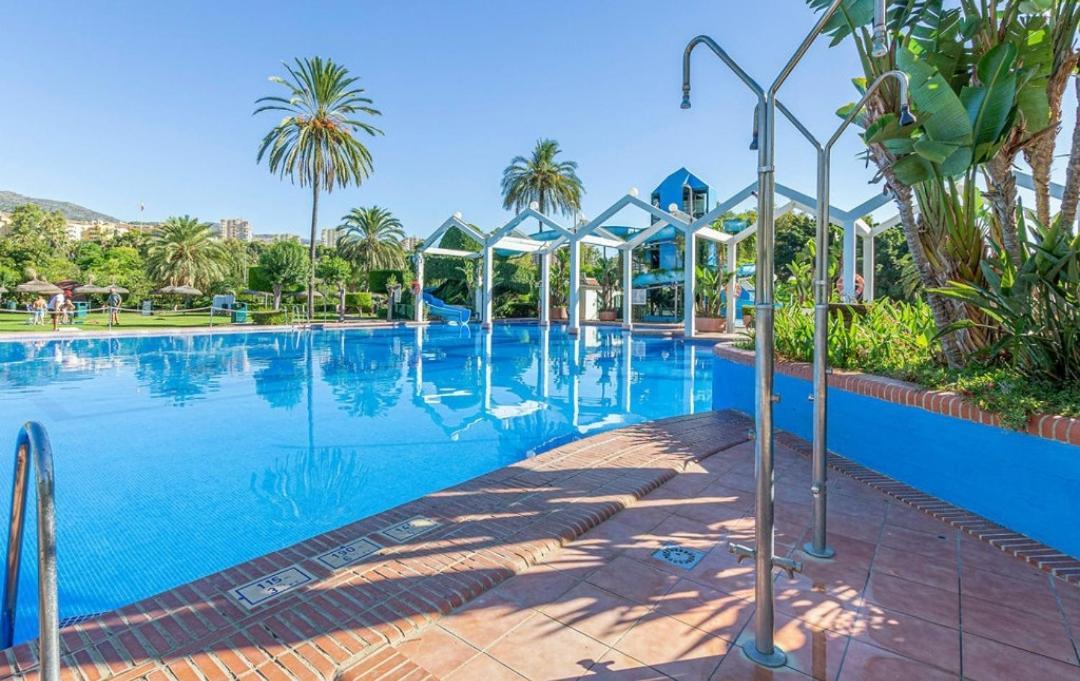 El Estudio De La Playa Benalbeach Holidays Paradise Benalmádena Eksteriør billede